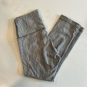 Lululemon Wonder Under - size 6 - gray herringbone